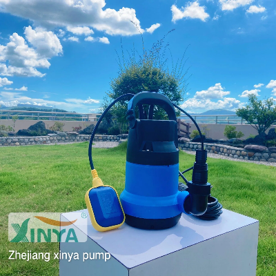 Xinya CE Certificate 250W AC Plastic Home Use Electric Submersible Water Pump for Garden Swimming Pool 1.5" Outlet